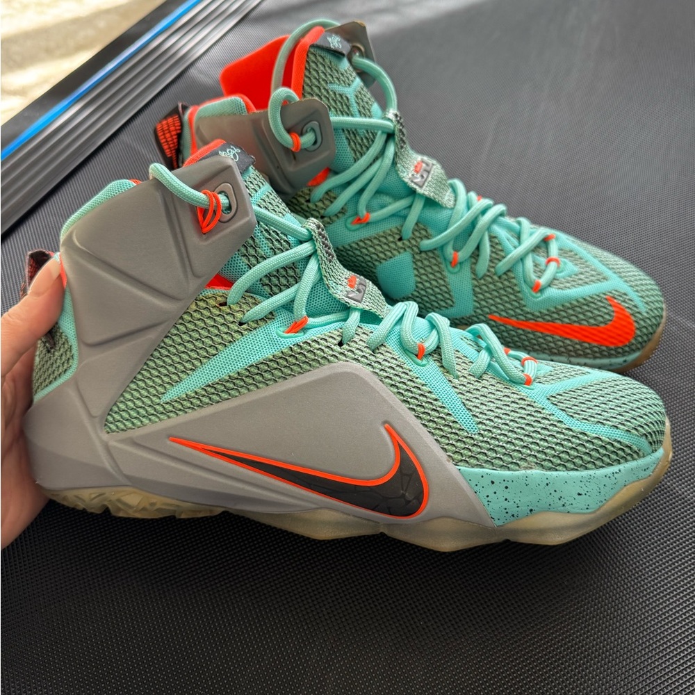 Nike LEBRON SOUTH BEACH 12 MENS SNEAKERS - SIZE 9.5